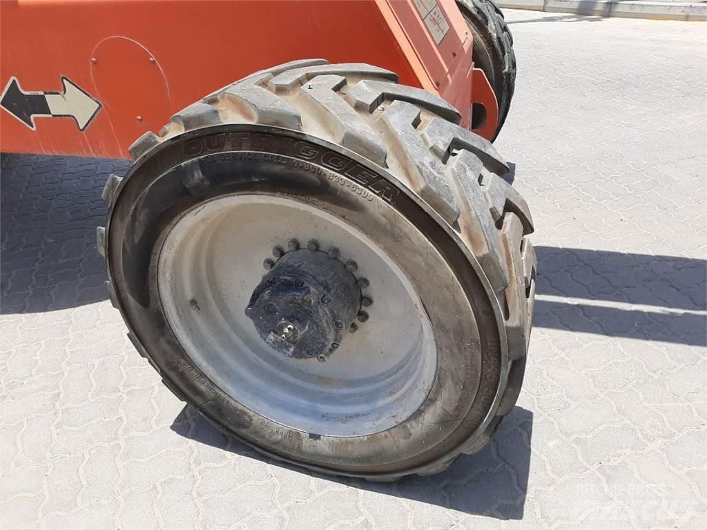 JLG 1350SJP Telescopic boom lifts