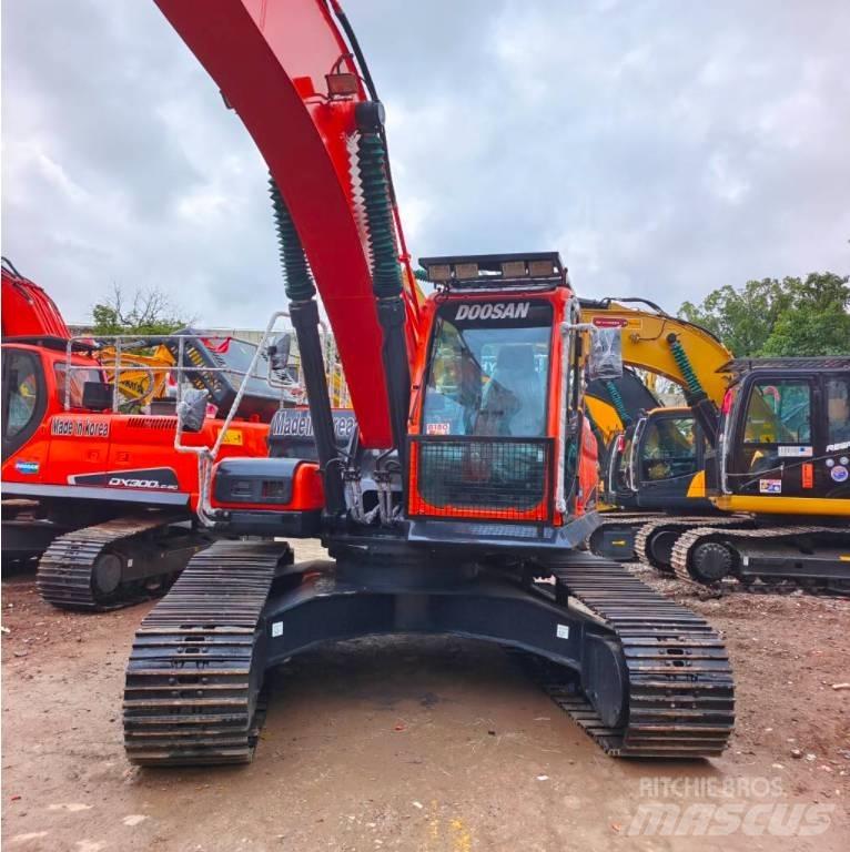 Doosan DX 300 LC Crawler excavators
