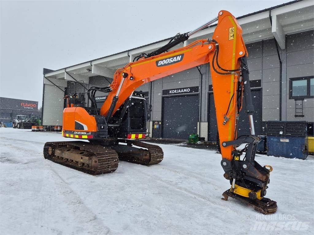 Doosan DX235LCR-5 Crawler excavators