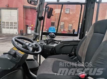 Kalmar DCG160-9 Diesel trucks