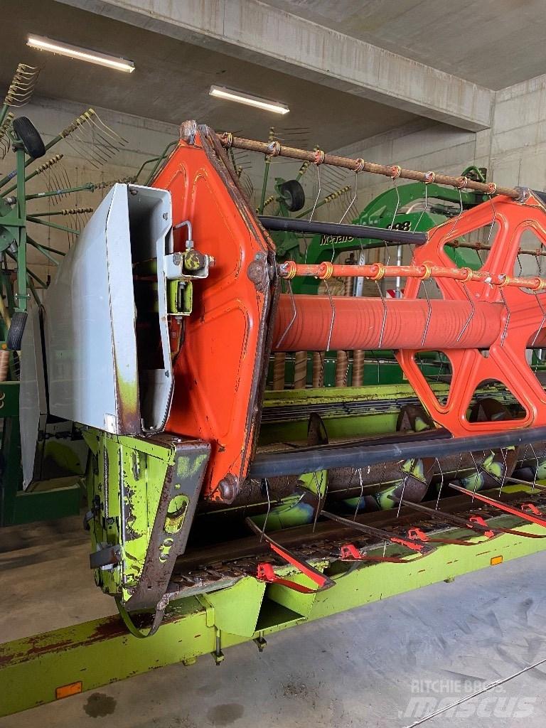 CLAAS Commandor 228 Combine harvesters