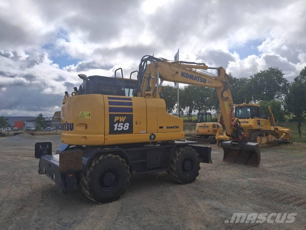 Komatsu PW158-11 Wheeled excavators
