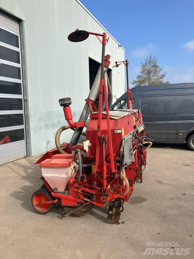 Becker Aeromat T 6 Sowing machines