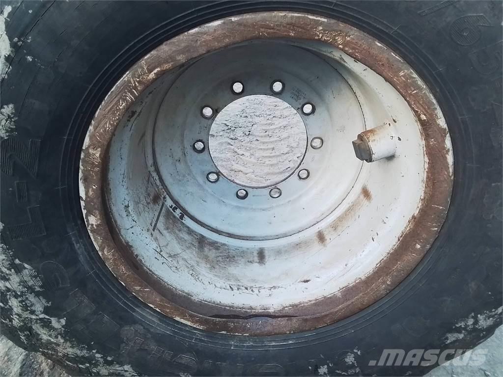 Valmet 890 20x26,5 Tyres, wheels and rims