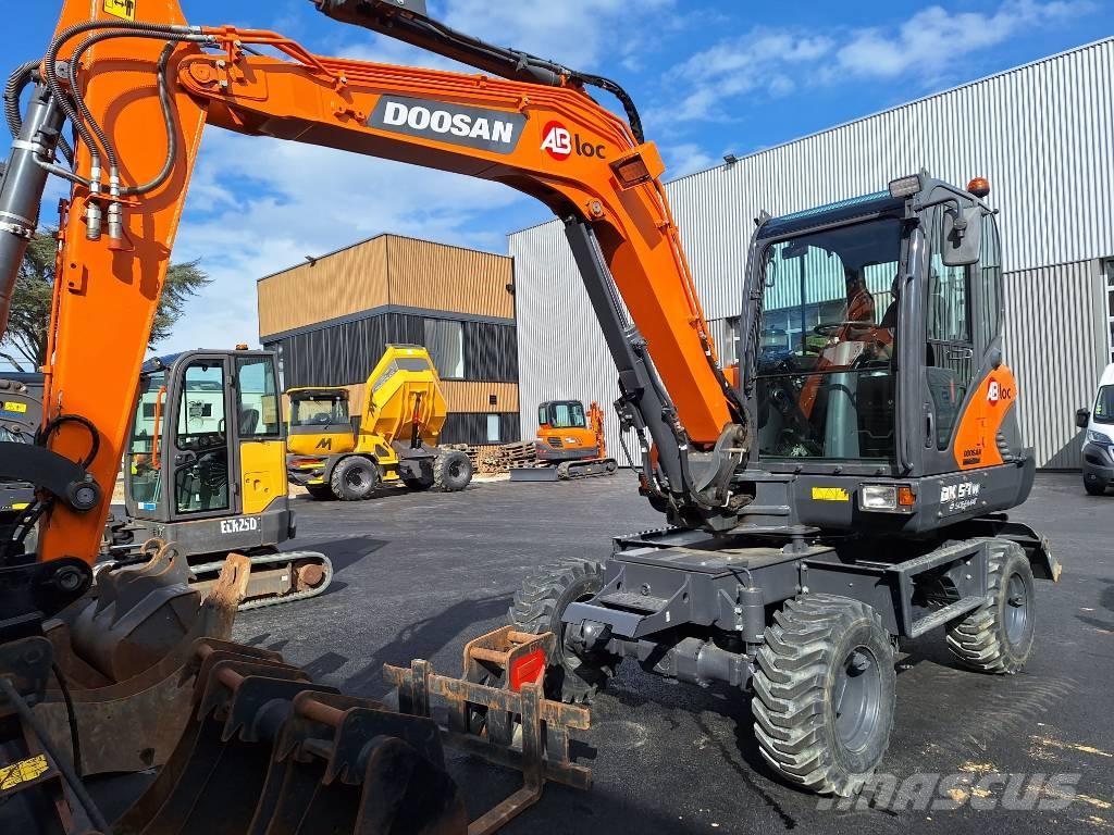 Doosan DX 57 W Wheeled excavators