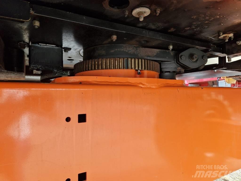 JLG 520AJ Articulated boom lifts