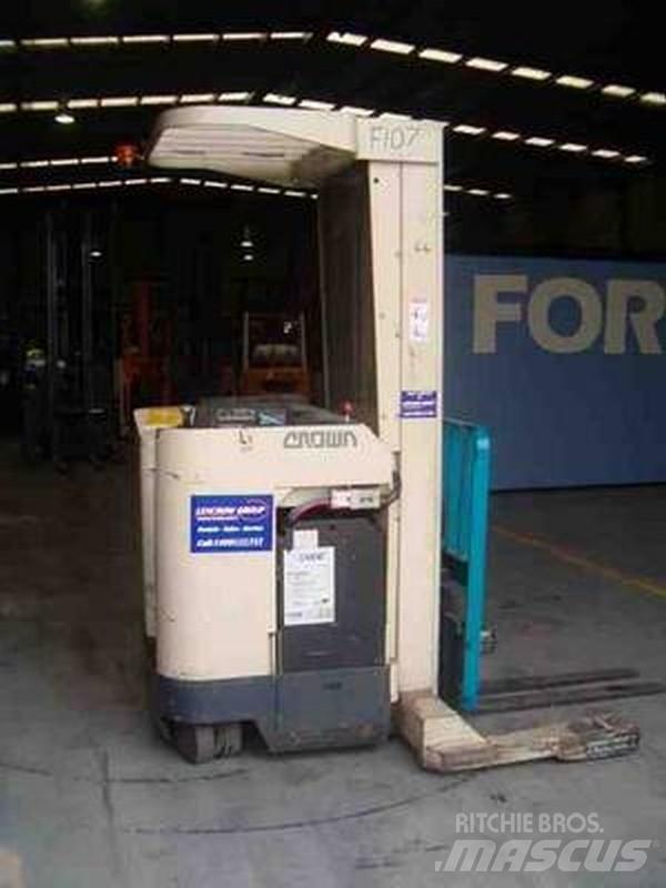 Crown 35RRTT210 Reach truck