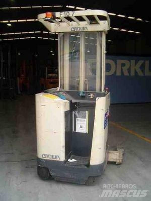 Crown 35RRTT210 Reach truck