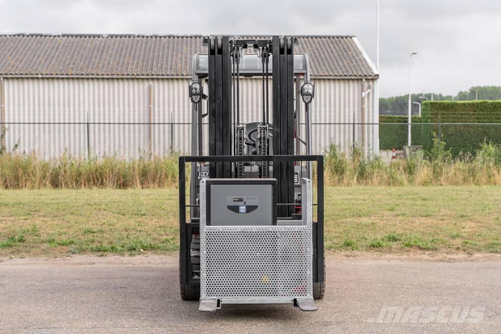 Manitou ME 430 Electric forklift trucks