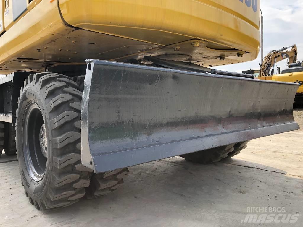 Komatsu PW160-8 Wheeled excavators
