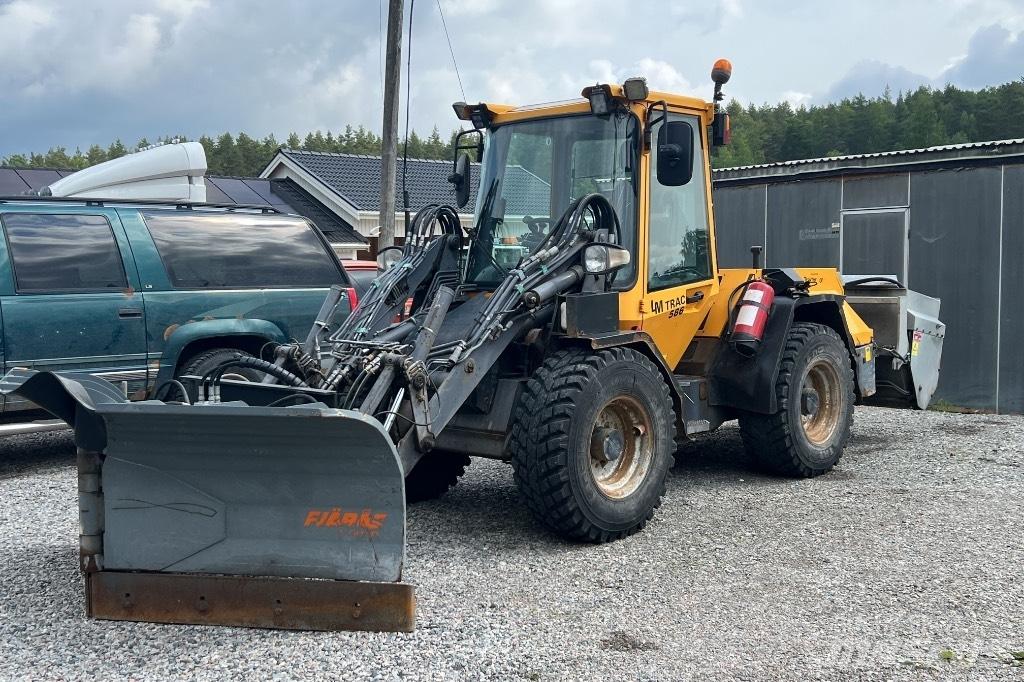 LM Trac 586 Tool carriers