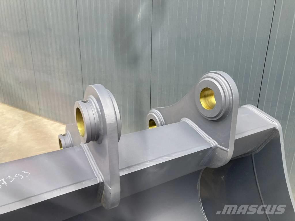 Hitachi ZX260 Buckets