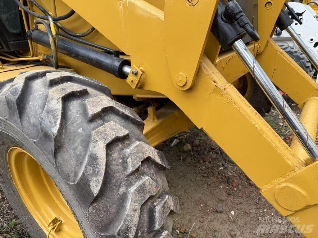 CASE 695 Backhoe