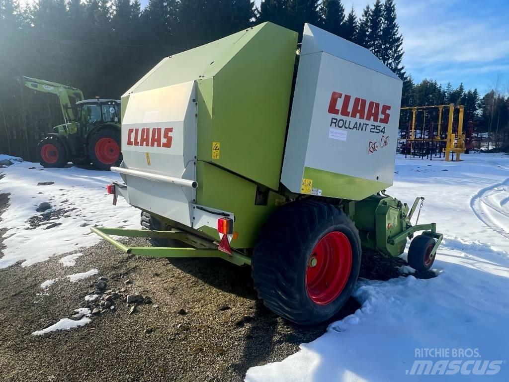 CLAAS Rollant 254 RC Round balers