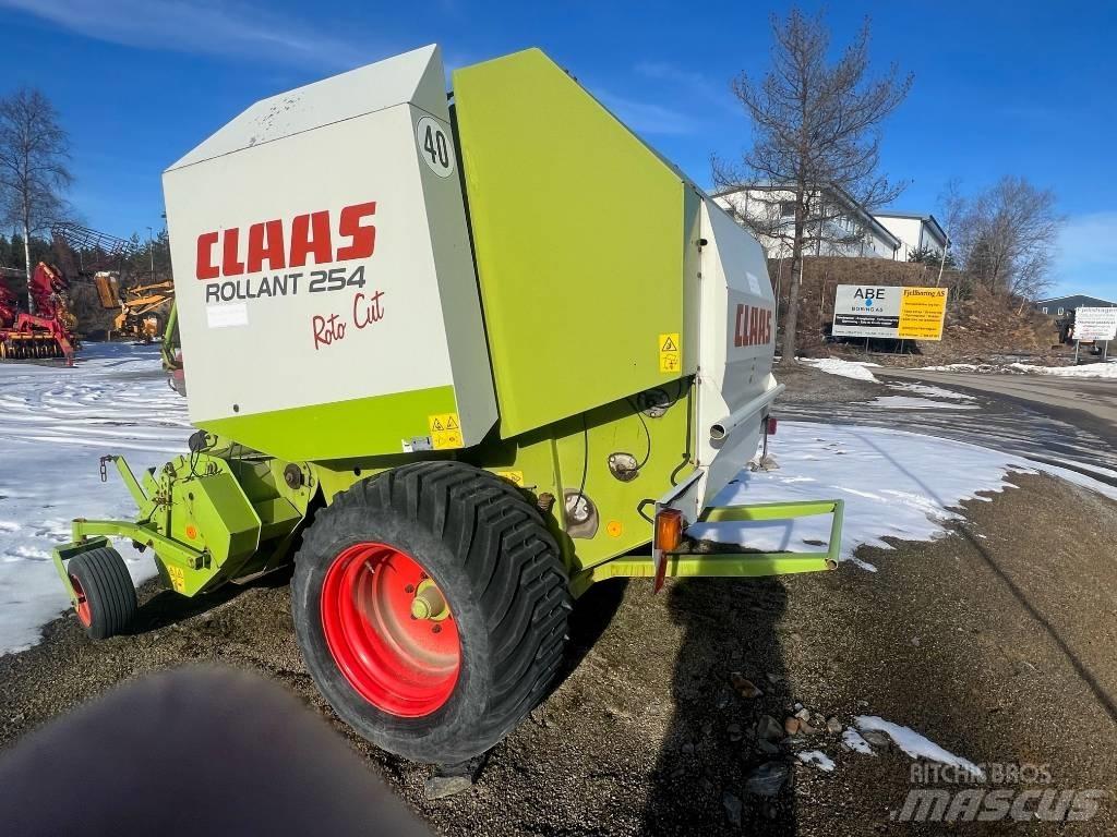 CLAAS Rollant 254 RC Round balers