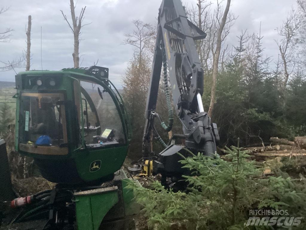 John Deere 1470G Harvesters