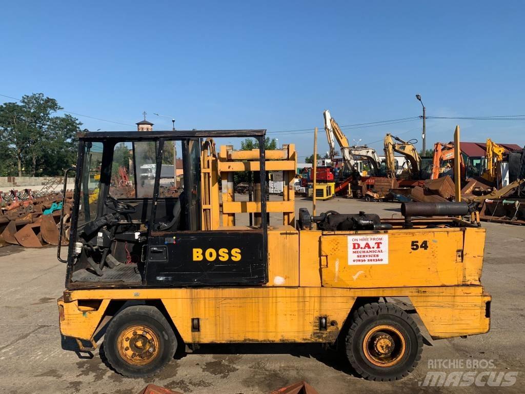 Boss LB546 Side loader