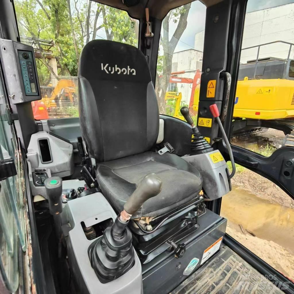 Kubota KX165 Crawler excavators