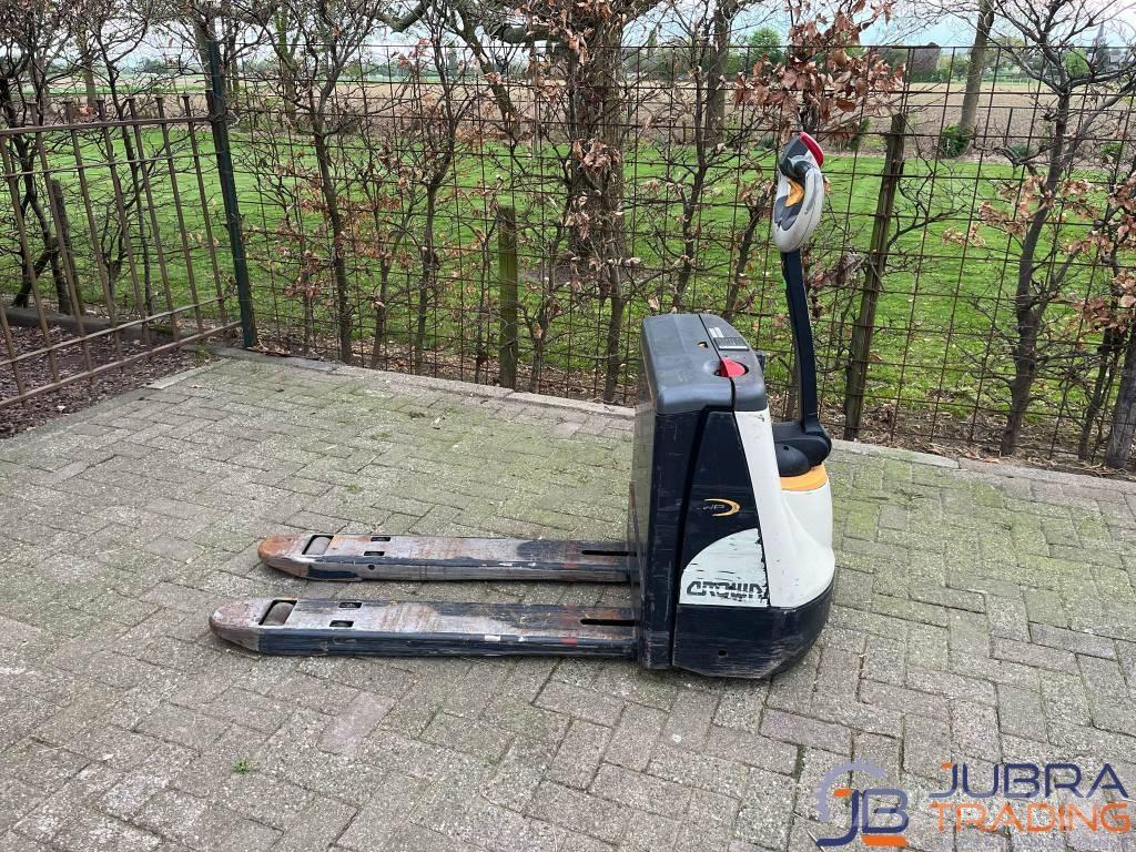 Crown Wp3015 Low lifter