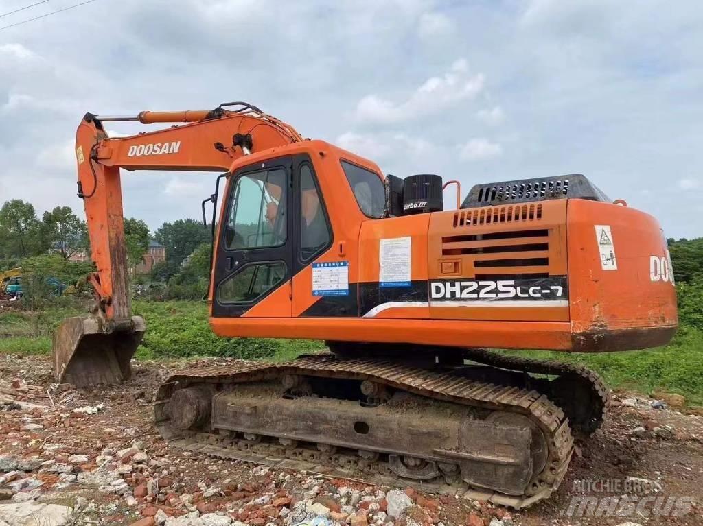 Doosan DH 225 LC-9 Crawler excavators