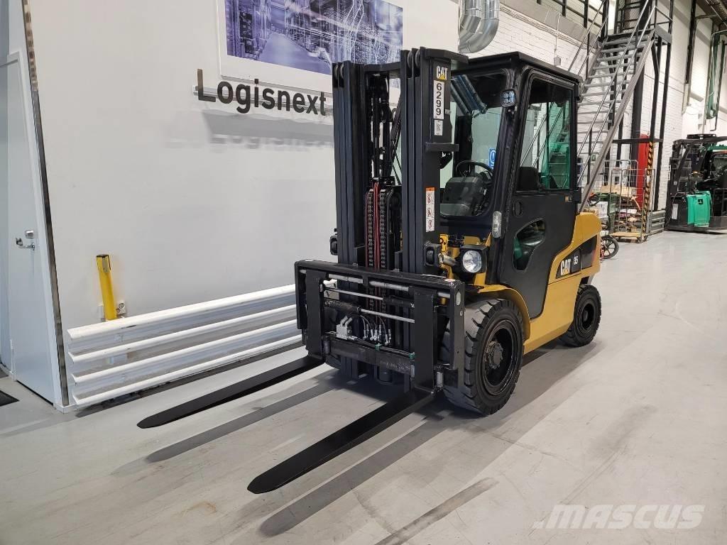 CAT DP 35 N Diesel trucks