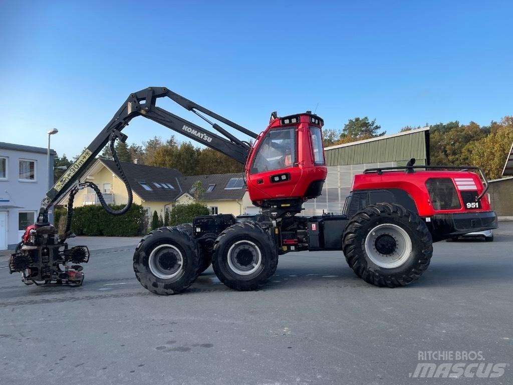 Komatsu 951 Harvesters