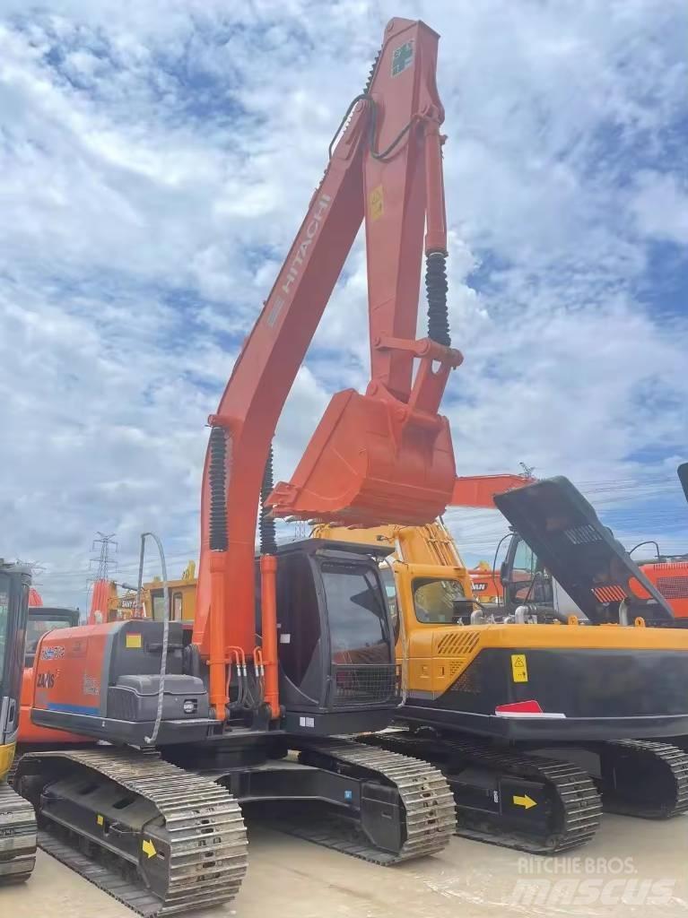 Hitachi ZX 200 Crawler excavators