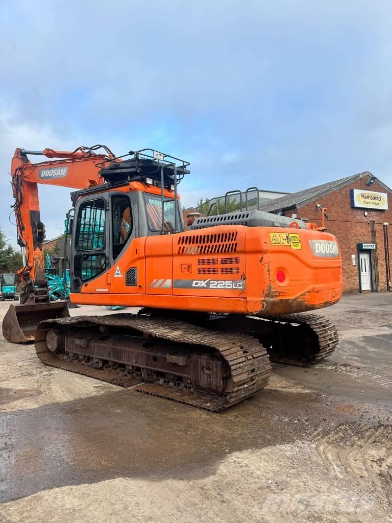 Doosan DX 225 LC Crawler excavators