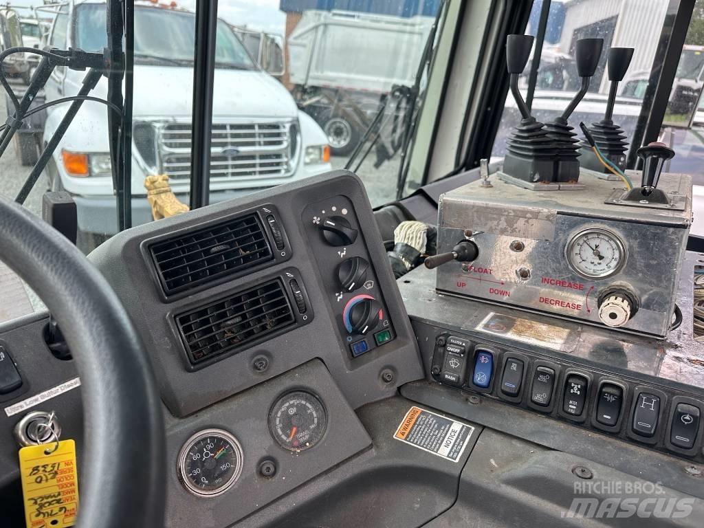Mack MRU613 Waste trucks