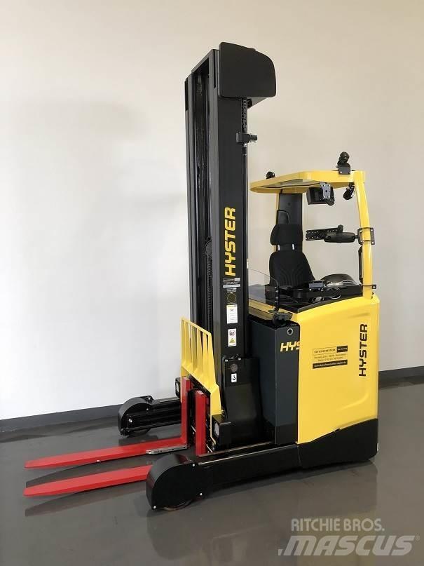 Hyster R1.6 Reach truck