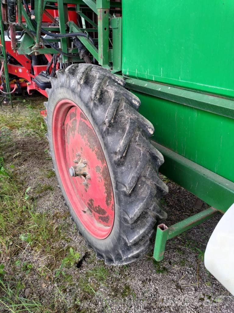 Moteska M2500 Trailed sprayers