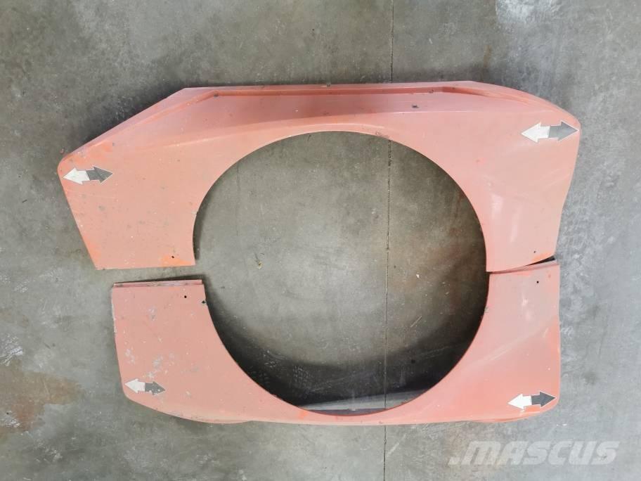 JLG Toucan 10 E Cabins and interior