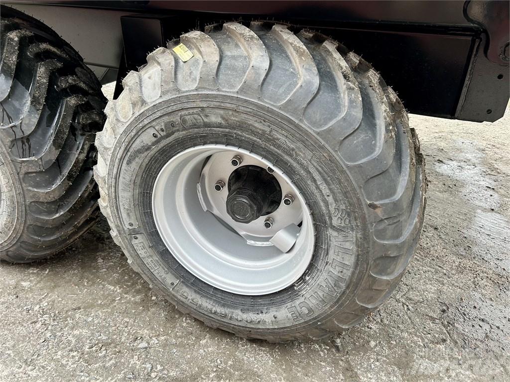 Robus RE8-04 Tipper trucks
