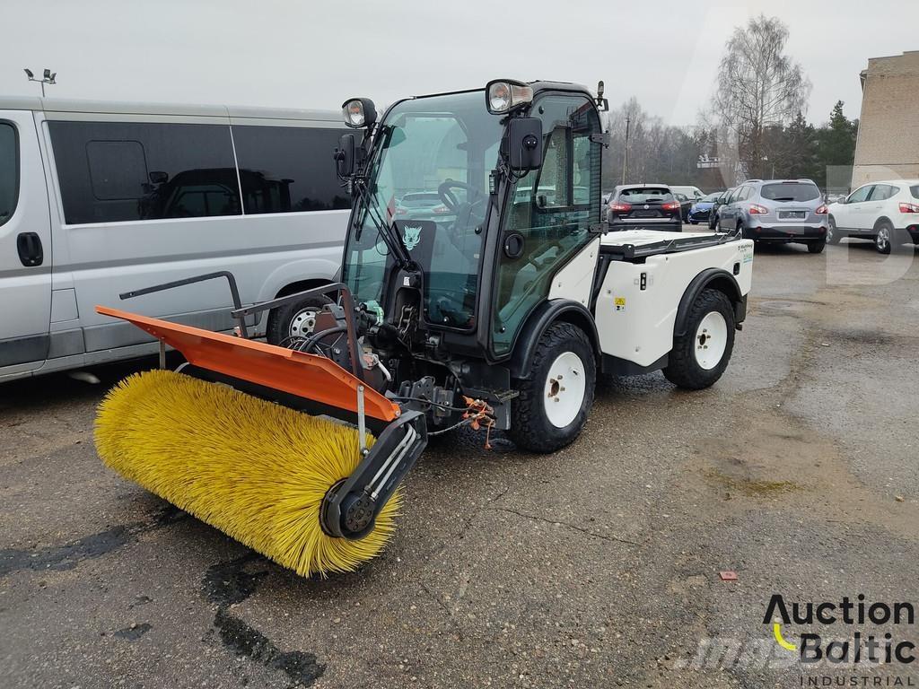 Multihog CX75 Sweepers