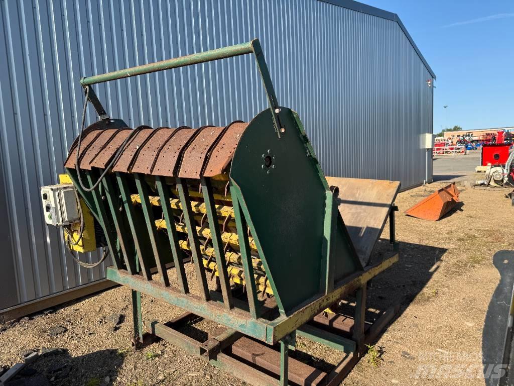  Upprullare Stationär Bale shredders, cutters and unrollers