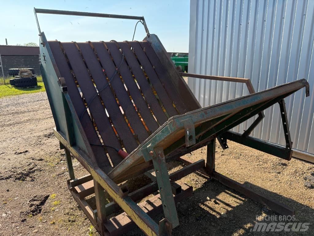  Upprullare Stationär Bale shredders, cutters and unrollers