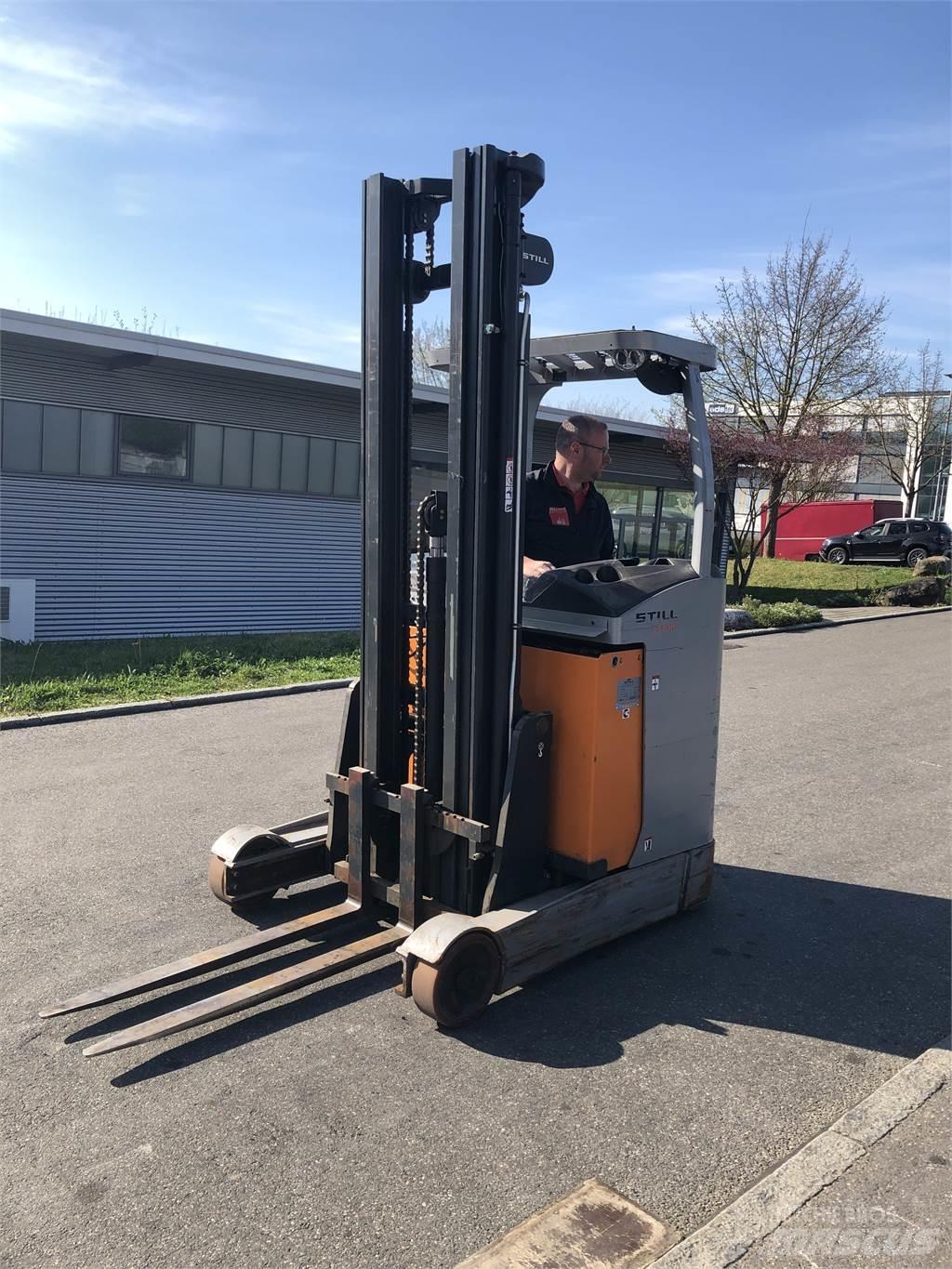 Still FM-X10 Reach truck