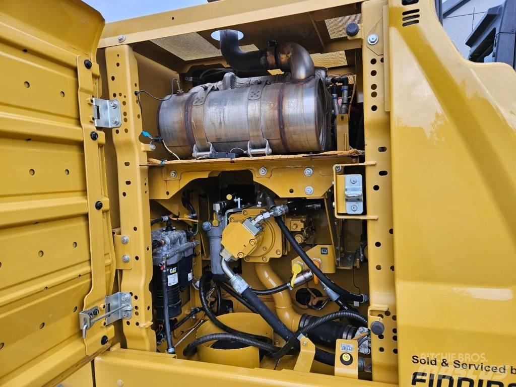CAT 320 Crawler excavators