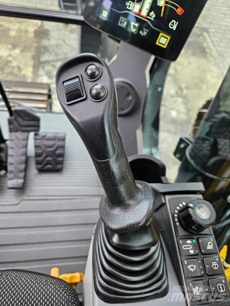 CAT 320 Crawler excavators