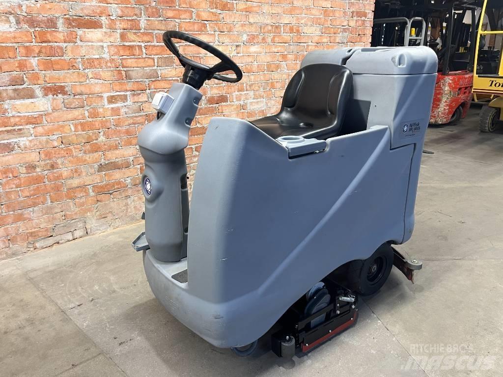 Nilfisk BR 800 S Scrubber dryers