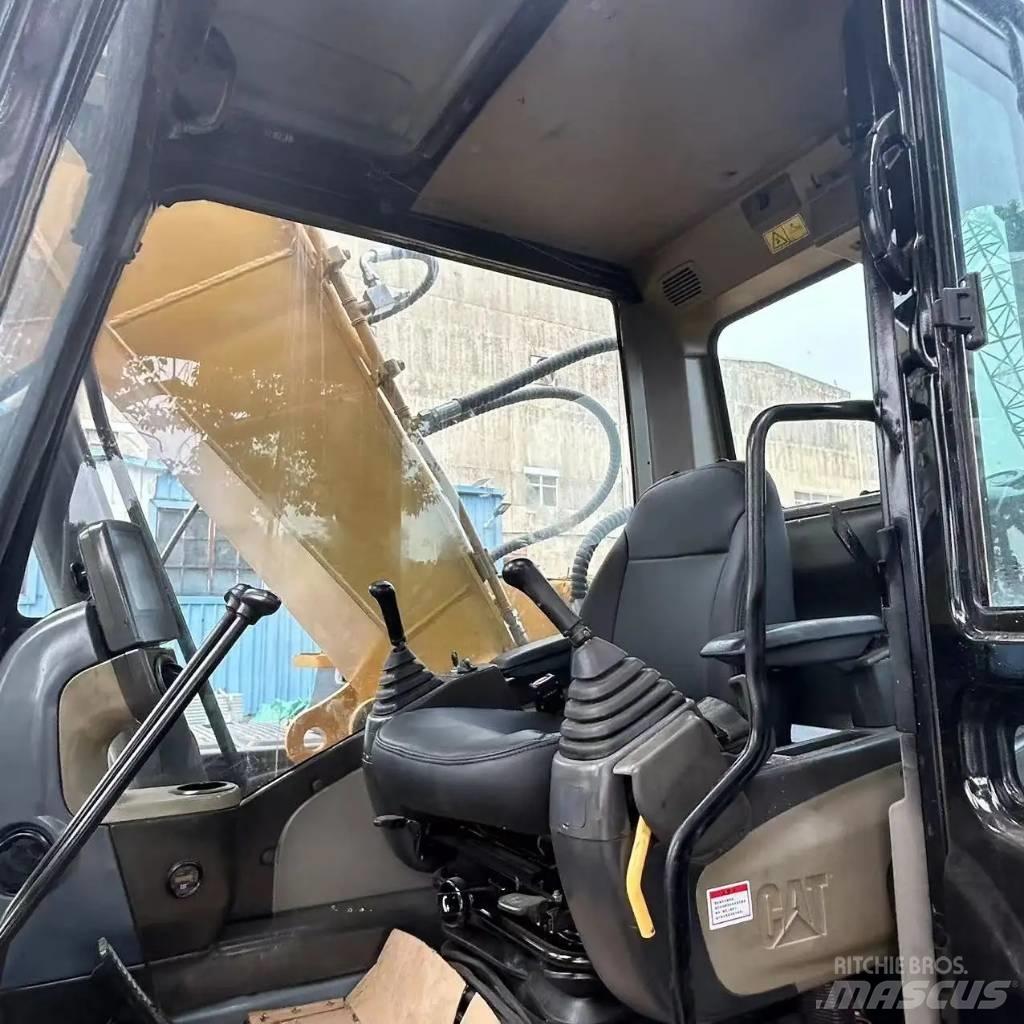 CAT 320 D2 Crawler excavators