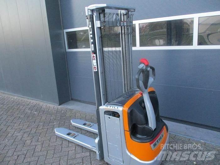 Still EXV 14C Pedestrian stacker