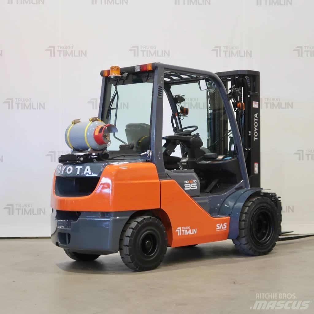 Toyota 02-8FGJF35 LPG trucks