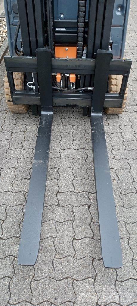 Toyota 8FBM16T Electric forklift trucks