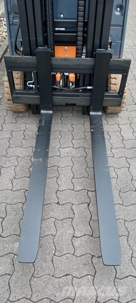 Toyota 8FBM16T Electric forklift trucks