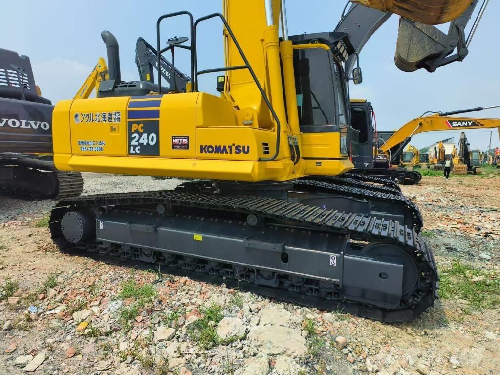 Komatsu PC 240-8 Mini excavators  7t - 12t