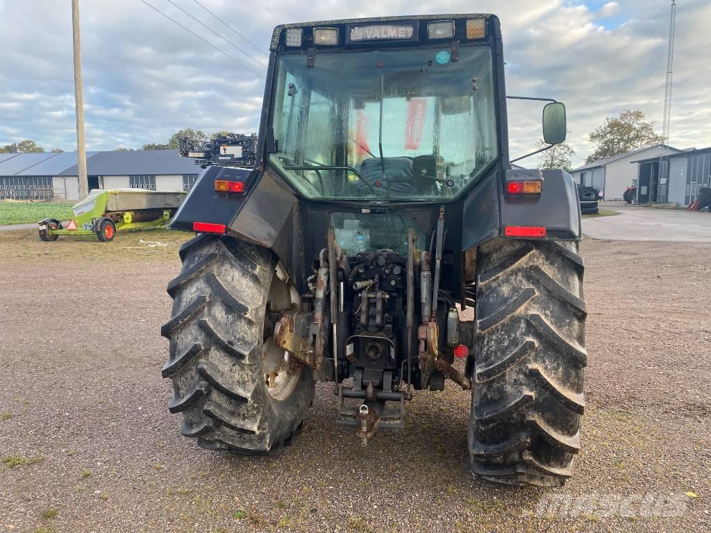 Valmet 8100 GOS Tractors