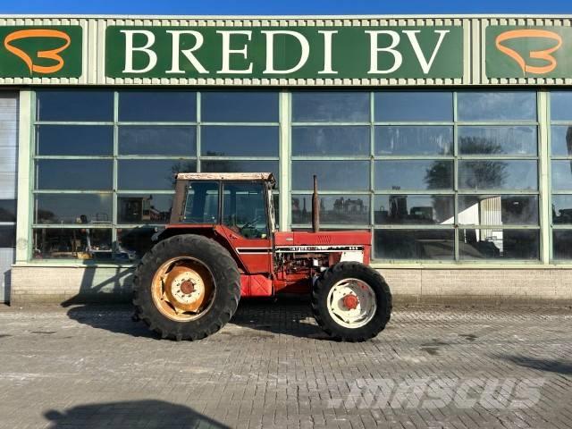 International 955 A Tractors