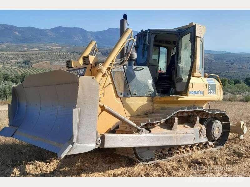 Komatsu D65EX-15 Crawler dozers