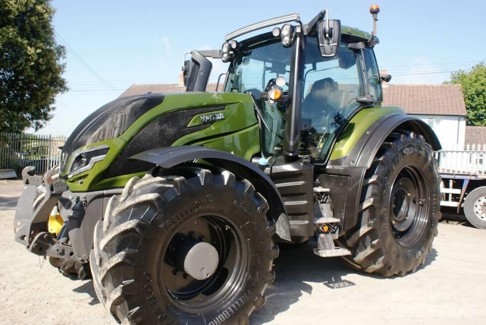 Valtra T 235 D Tractors